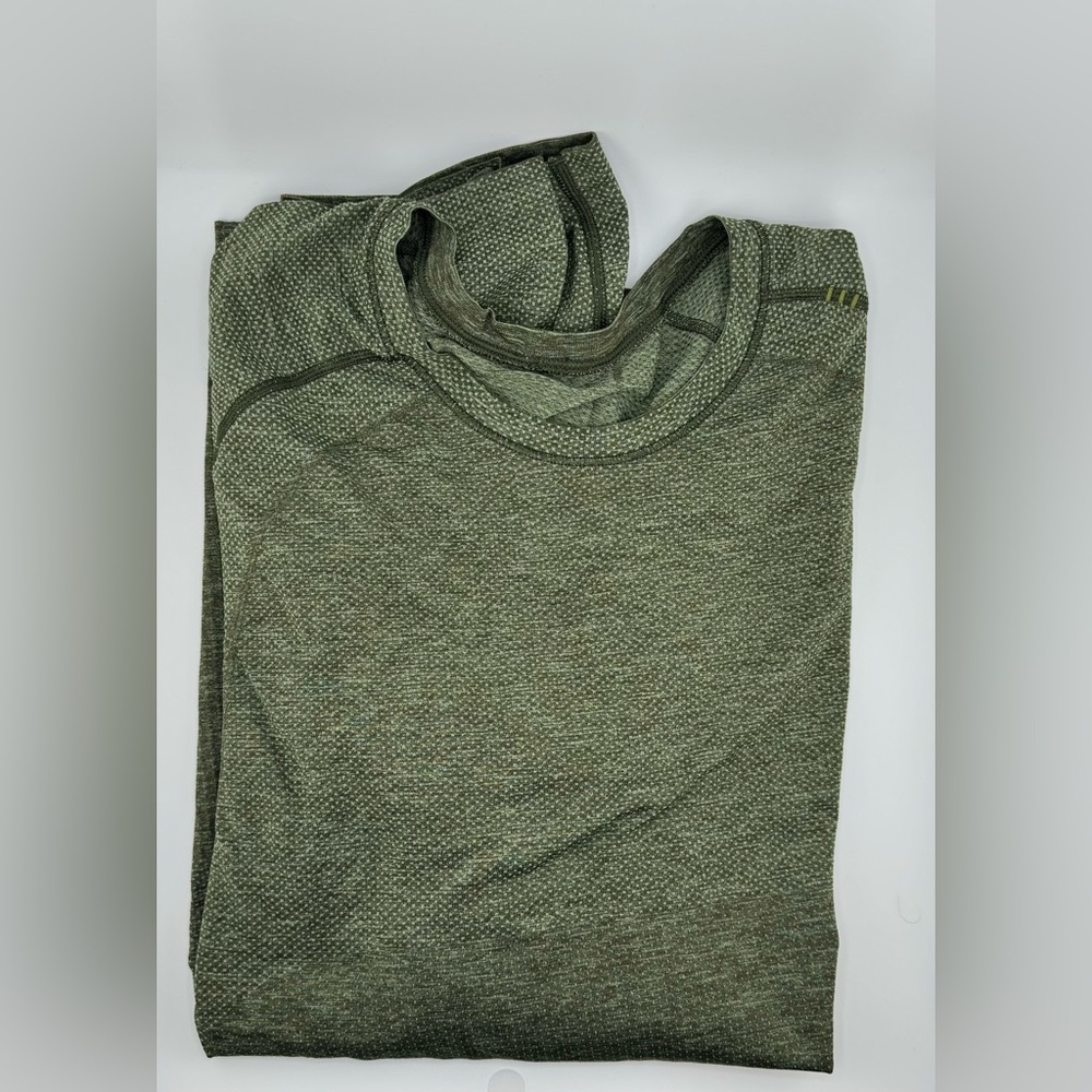 Lululemon Metal Vent Tech Long Sleeve